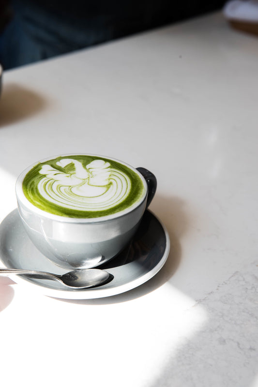 Hoe ik verliefd werd op matcha (en heel even het gevoel had dat ik vreemd ging)